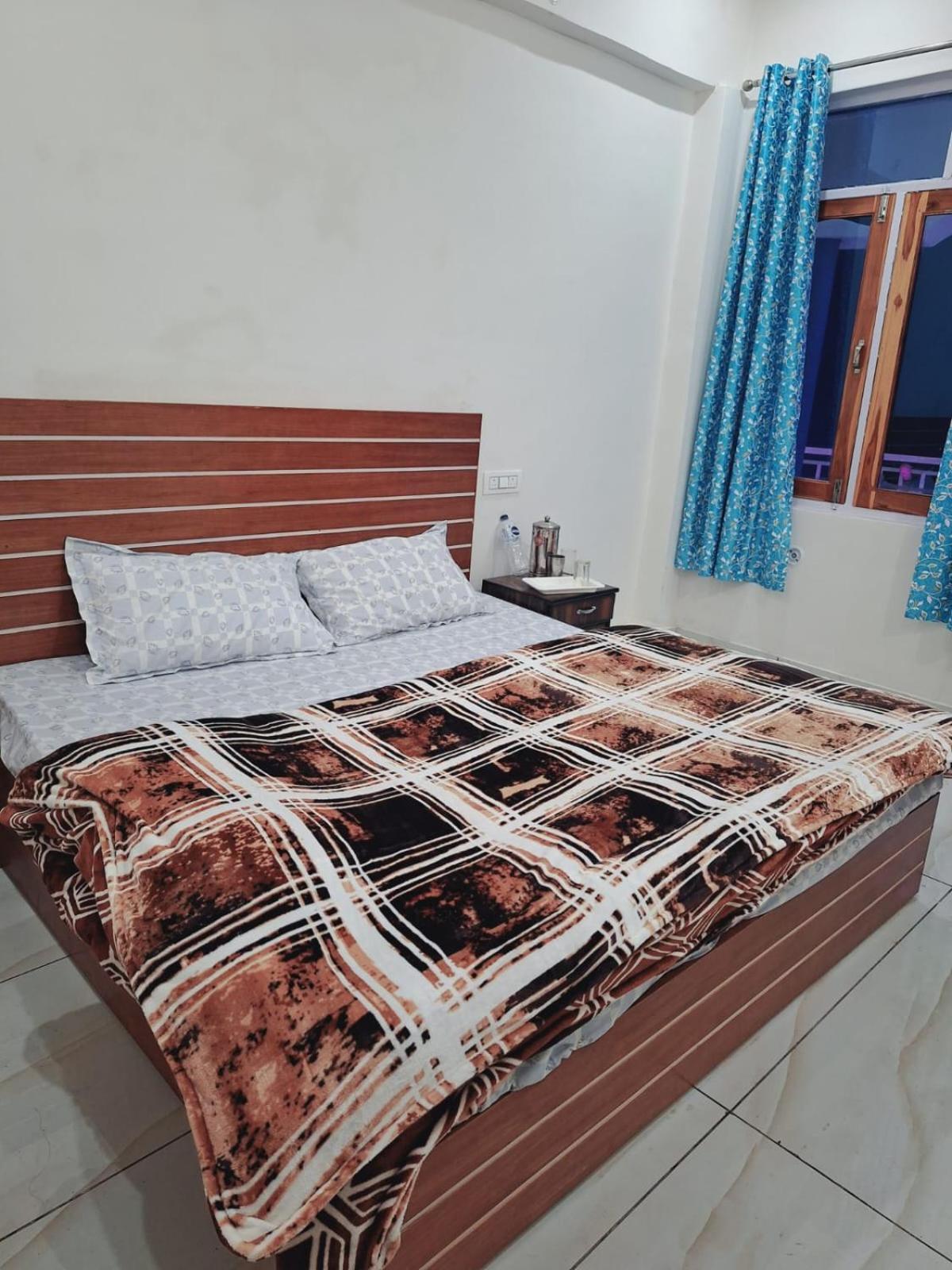 Chandarshila Hike Homestay Ukhimath Exteriör bild