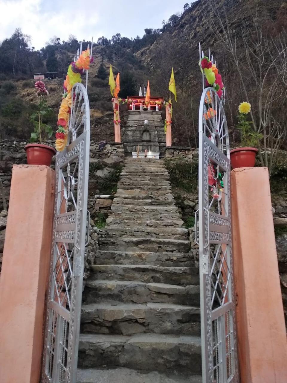Chandarshila Hike Homestay Ukhimath Exteriör bild